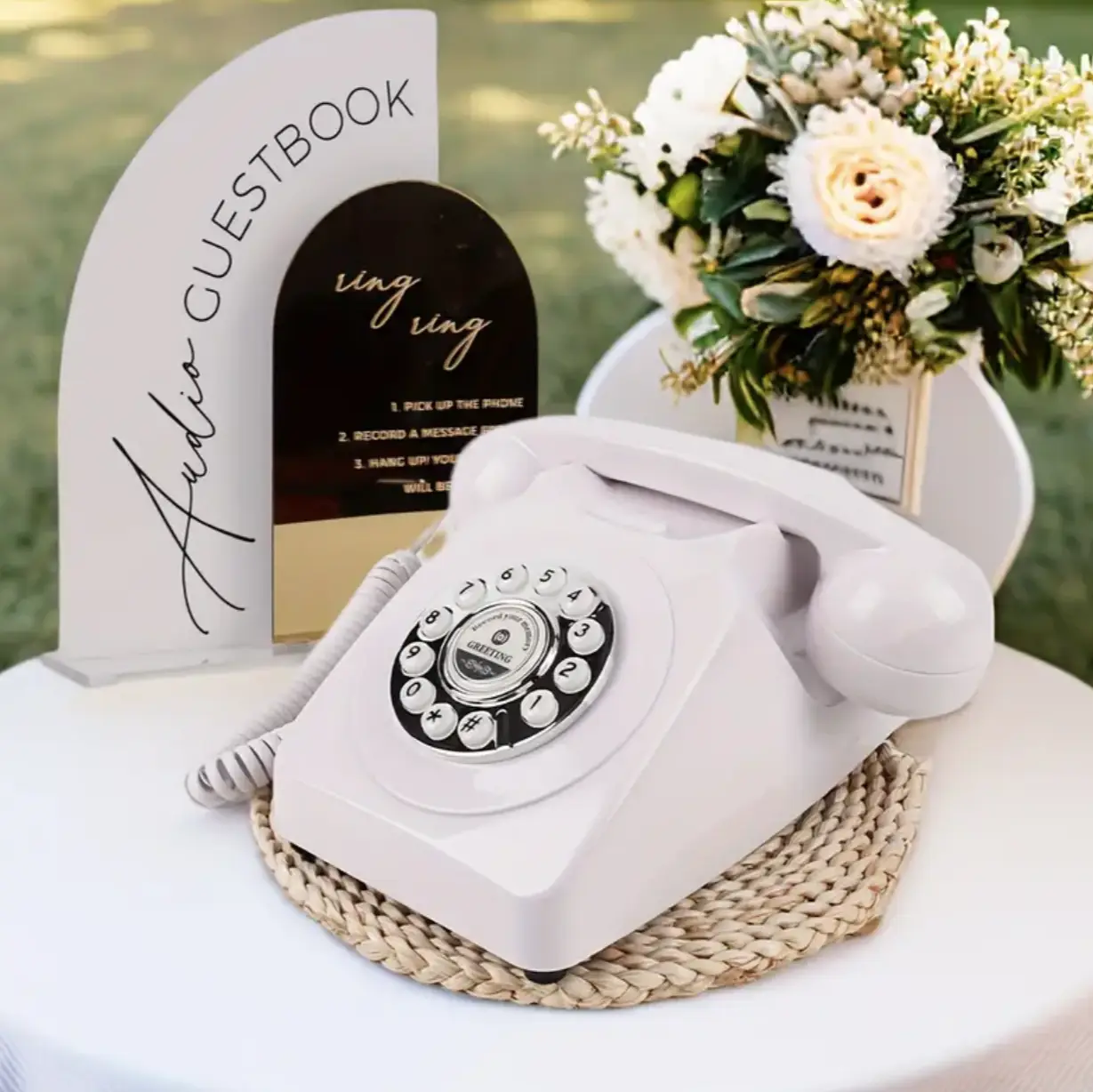 trouwtelefoon-voor-berichten-op-te-nemen-bij-een-bruiloft-of-feest